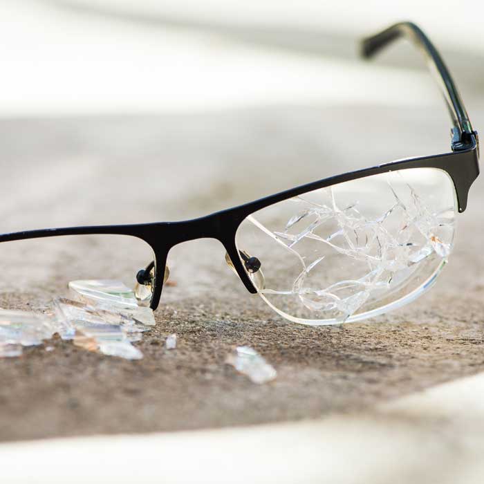 Glass vs. Plastic Eyeglass Lenses